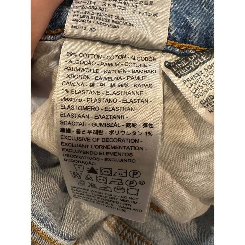 Levis Premium Wedgie Straight Jeans Light Wash Distressed Denim - Picture 4 of 4